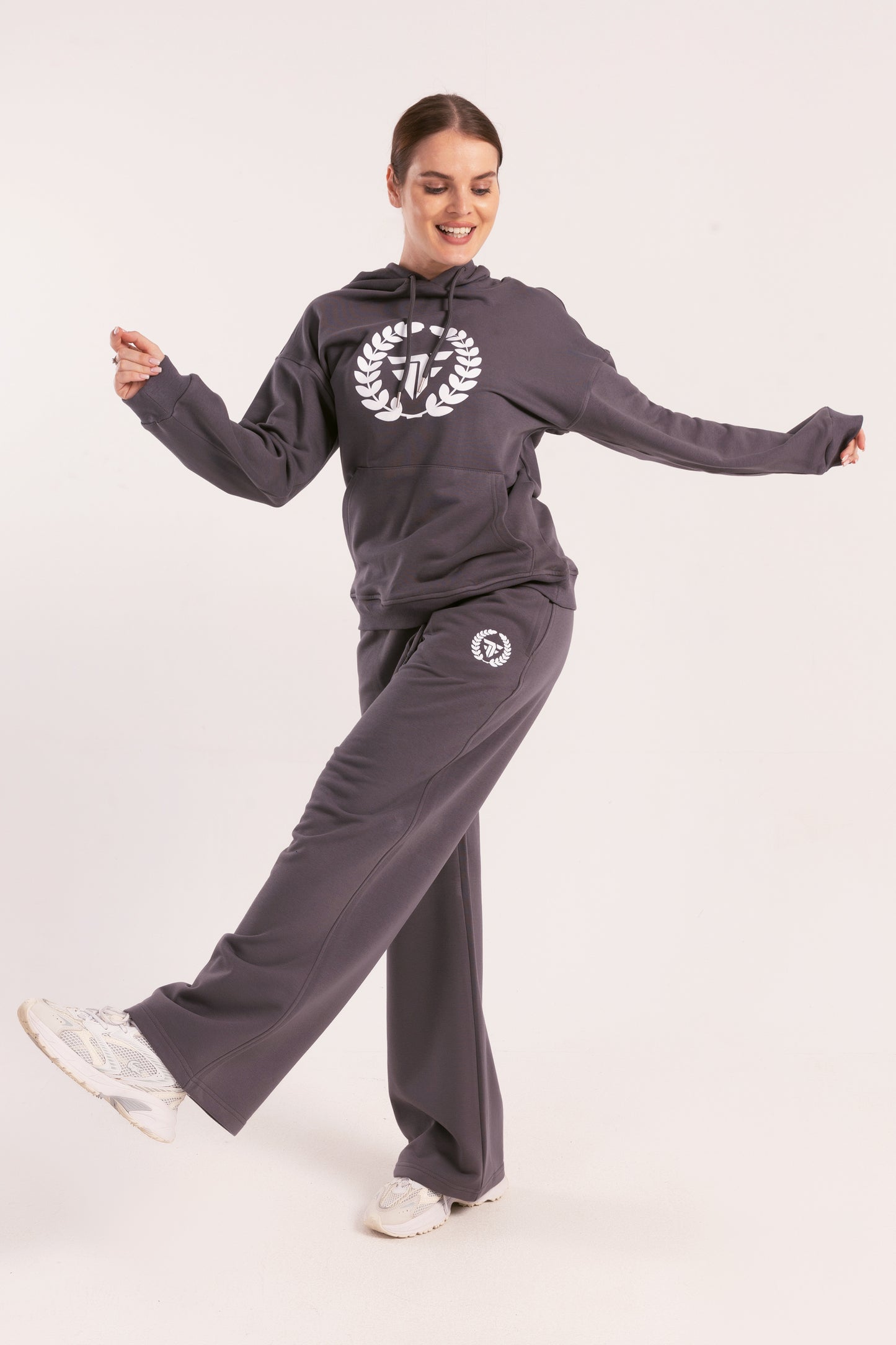 Grey Elite Crest sweatpants