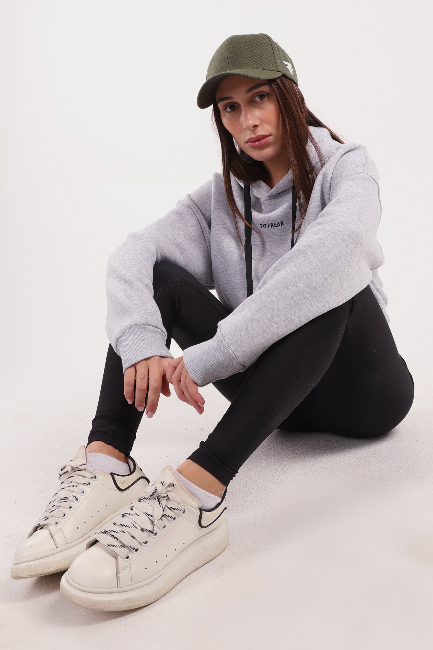 Boxy cropped basic hoodie in light grey