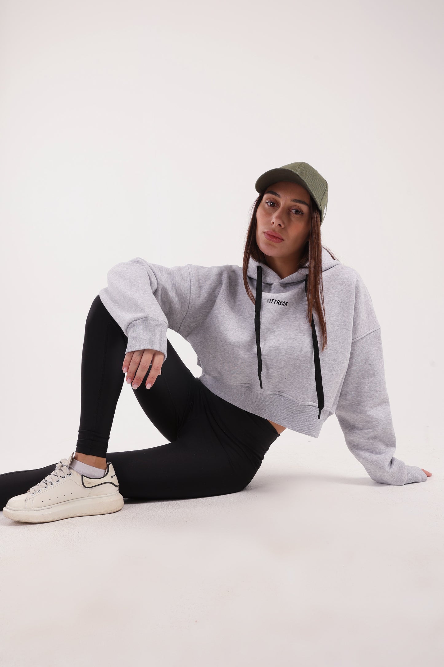 Boxy cropped basic hoodie in light grey